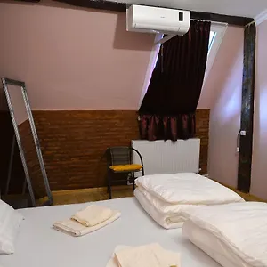 https://natias-apartment-on-dadiani-st.alltbilisihotels.com